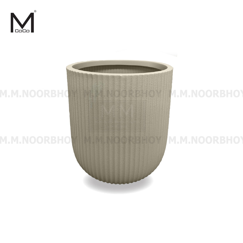 Outdoor flower pots in Sri Lanka