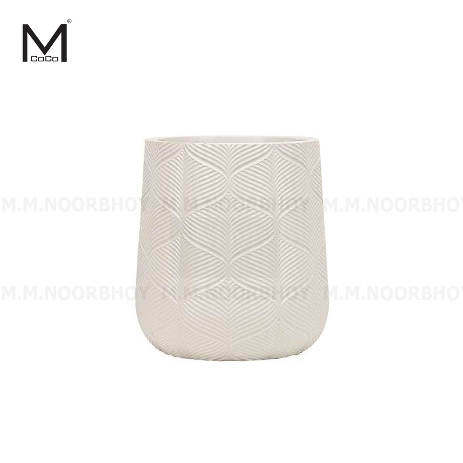 Plastic flower pots for plants