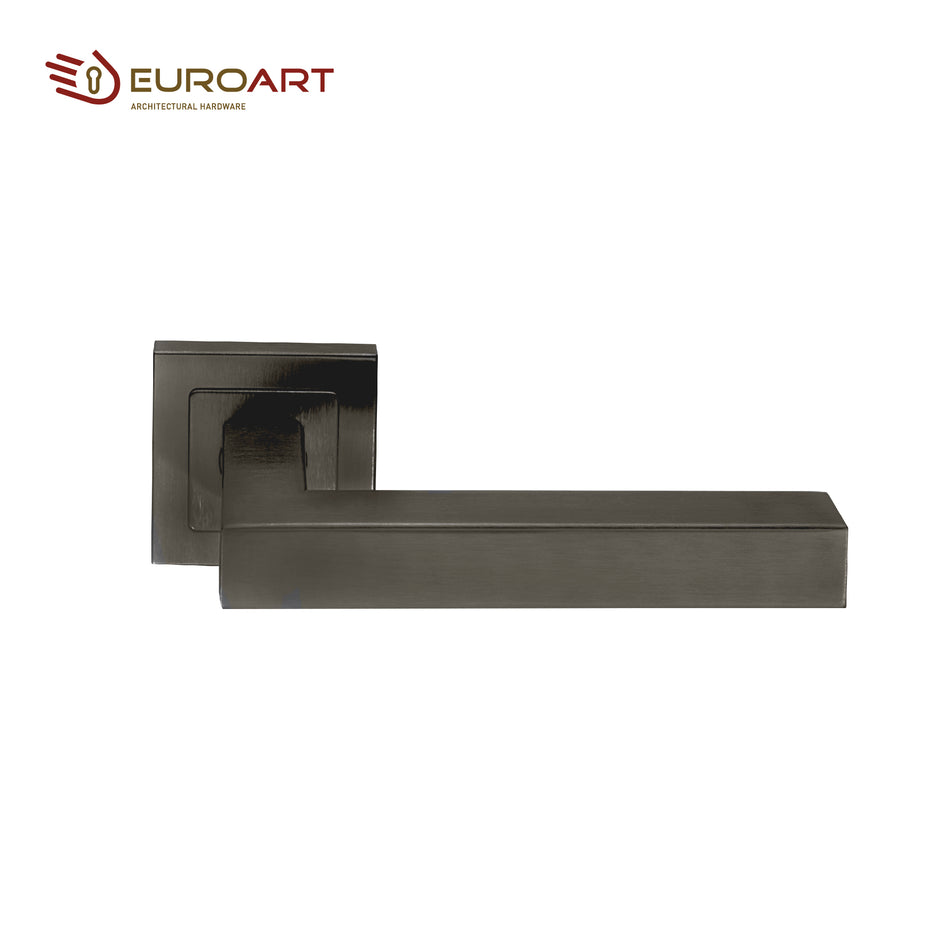 EuroArt Lever Handle On Square Rose With Escutcheons, Size 135x45x8x52x65mm , Stainless Steel Finish - LRS401